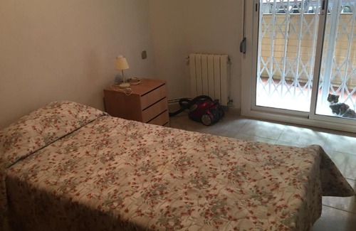 Santa Coloma de Gramenet House | Habitació solo para mujeres