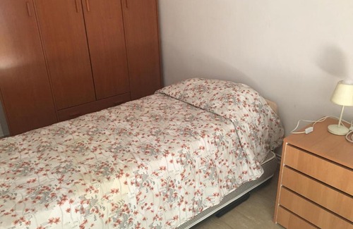 Santa Coloma de Gramenet House | Habitació solo para mujeres