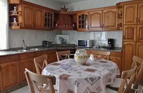 Mugardos House | Habitación, baño y sala privados en Mugardos