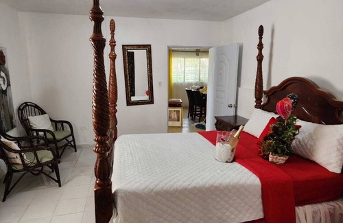 La Caleta Bed & Breakfast | HABITACION A 5 MINUTOS DEL AEROPUERTO