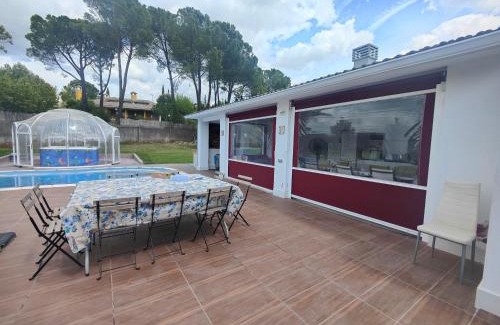 Algete House | habitaciones en Chalet con piscina y jacuzzi en Madrid