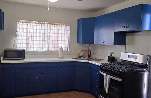 Mesilla House | Hacienda de Horacio a 3 bedroom w/2 king beds, private patio and parking. n