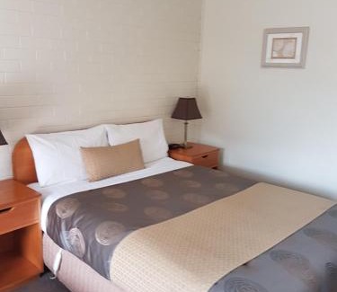 Belmont Hotel | Hacienda Motel Geelong