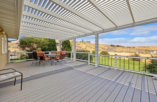 Buhl House | Hagerman~Rural Snake River Getaway