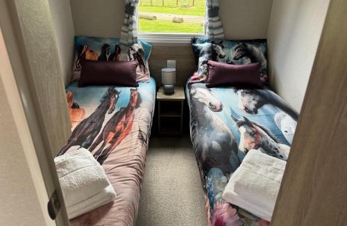 Berwick-upon-Tweed Apartment | Haggerston Castle - Caravan - Sleeps 6 - Parking