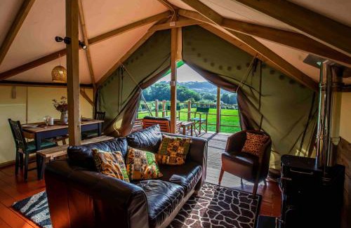 Great Witley Other | Hakuna Matata Safari Lodge - Sublime, off-grid digital detox with hot tub