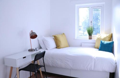 Tottenham Green House | Hale lodge, Sleep upto7 with Free parking near tube station