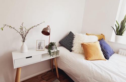 Tottenham Green House | Hale lodge, Sleep upto7 with Free parking near tube station