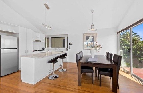 Indented Head House | Half Moon Bay Hideaway: 1 min walk to foreshore