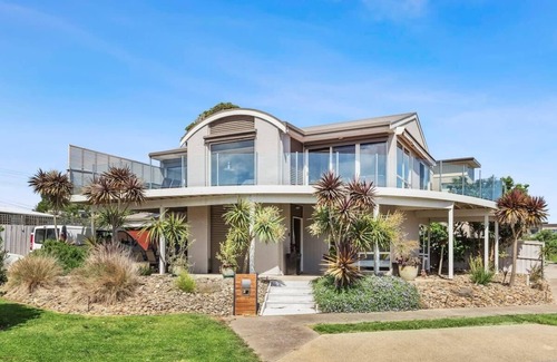 Indented Head House | Half Moon Bay Hideaway: 1 min walk to foreshore