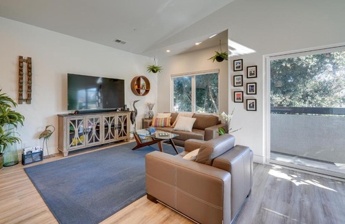 Half Moon Bay House | Half Moon Bay Vacation Rental 1 Mile to Beach!