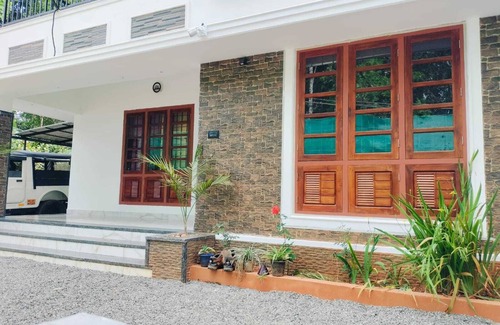Devikolam House | Half Moon