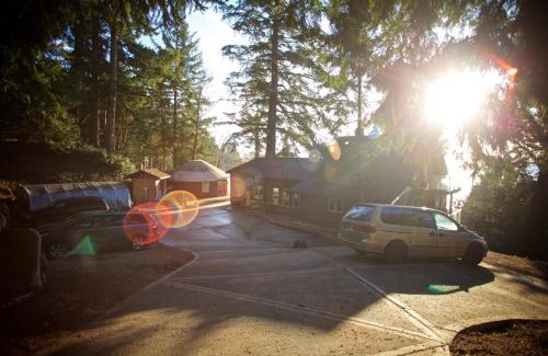 Halfmoon Bay House | Halfmoon Haven Beach Cottage or Oceanview Suite
