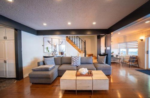 Algonquin Highlands House | Halls Lake Resort Luxury Cottage