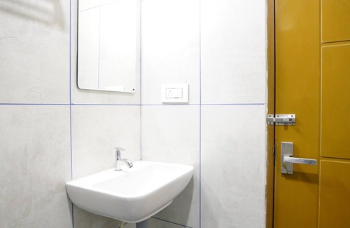 Thrippunithura Hotel | Halo Residency