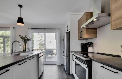 Pont-Rouge Ski Chalet | Halte | Détente familiale | Spa et Sauna