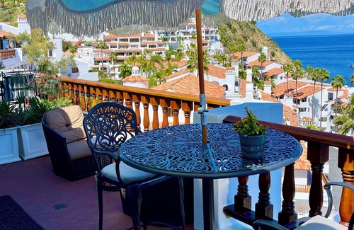Avalon Villa | Hamilton Cove ocean front luxury Villa Spectacular Views w/electric cart