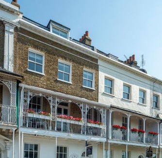 Southend-on-Sea Bed & Breakfast | Hamiltons Boutique Hotel