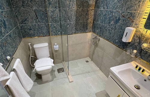 Kafrat al Jabal Hotel | Hammis Pyramids View
