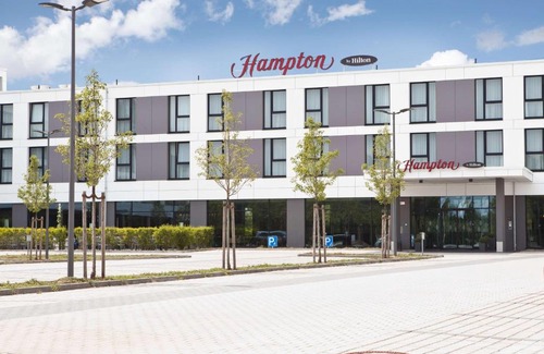 Hallbergmoos Hotel | Hampton by Hilton Munich Airport South