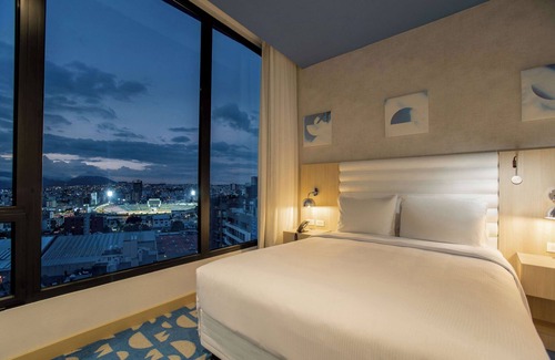 Financial District Hotel | Hampton By Hilton Quito La Carolina Park