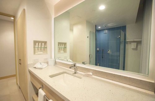 Financial District Hotel | Hampton By Hilton Quito La Carolina Park