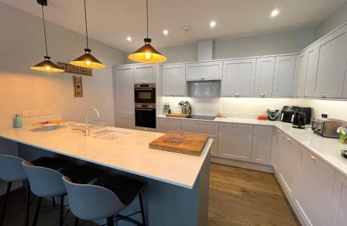 Cotham House | Hampton Hall - Wonderful Converted Home in Redland