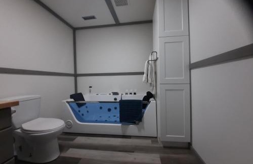 Saskatoon Apartment | Hampton Haven & Jacuzzi
