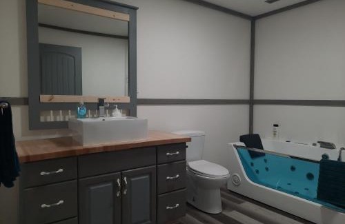 Saskatoon Apartment | Hampton Haven & Jacuzzi