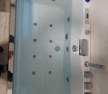 Saskatoon Apartment | Hampton Haven & Jacuzzi