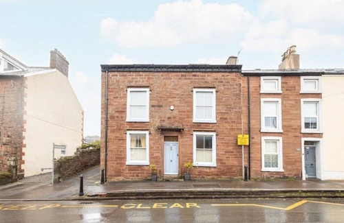 St Bees House | Hampton House - 9 Bedroom House