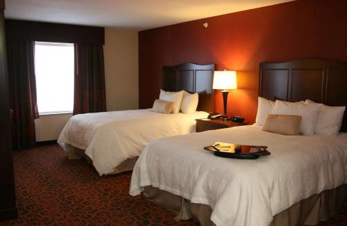 Peru Hotel | Hampton Inn and Suites Peru
