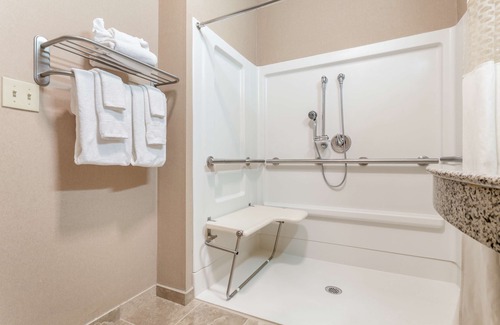 Auburn Hotel | Hampton Inn Auburn