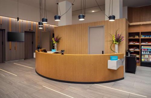 Central New York City Hotel | Hampton Inn by Hilton New York Times Square