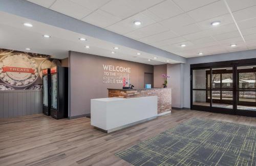 Williams Hotel | Hampton Inn By Hilton Williams