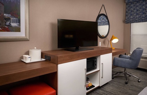 Austintown Hotel | Hampton Inn by Hilton Youngstown-West I-80