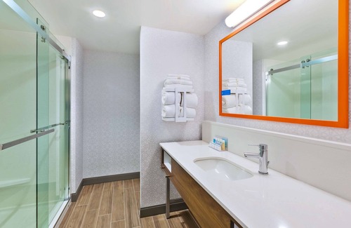 Buzzards Bay Hotel | Hampton Inn Cape Cod Canal