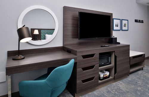 Cedar Falls Community Main Street Hotel | Hampton Inn Cedar Falls Downtown