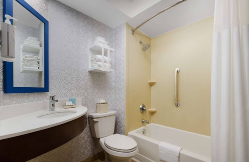 Oakland Park Hotel | Hampton Inn Ft. Lauderdale-Cypress Creek