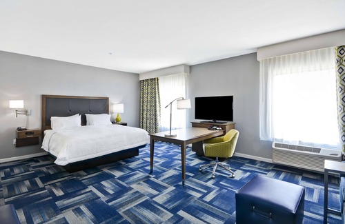 Kyle Hotel | Hampton Inn Kyle