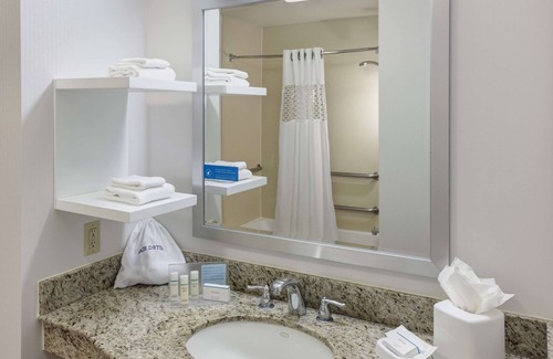 Southwest Anaheim Hotel | Hampton Inn Los Angeles-Orange County-Cypress