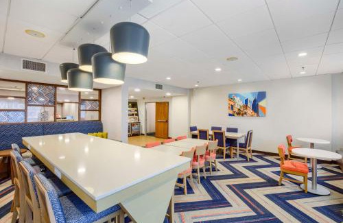 Tillmans Corner Hotel | Hampton Inn Mobile-I-10/Bellingrath Gardens