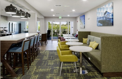 Deep Creek Hotel | Hampton Inn Port Charlotte