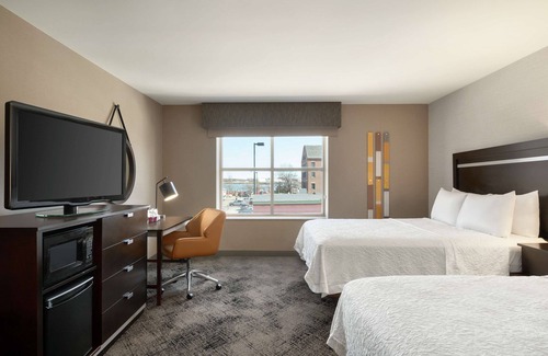 Downtown Portland Hotel | Hampton Inn Portland Downtown - Waterfront