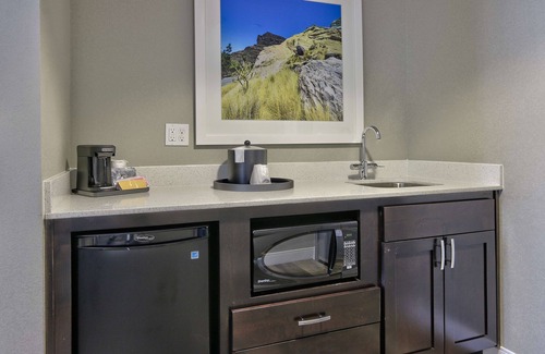 Albuquerque Hotel | Hampton Inn & Suites Albuquerque Airport