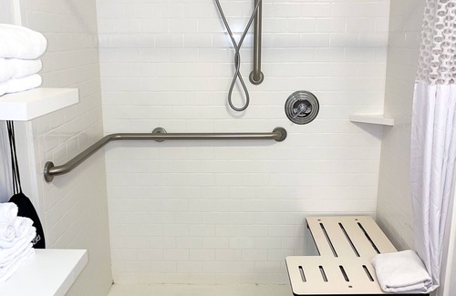 Latham Hotel | Hampton Inn & Suites Albany Airport