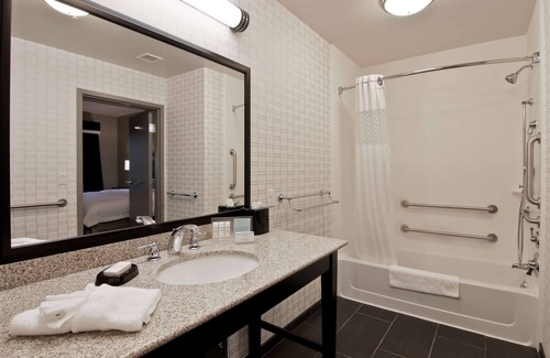 Wilburton Hotel | Hampton Inn & Suites Bellevue Downtown-Seattle