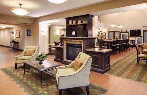 St. Charles Hotel | Hampton Inn & Suites Chicago/Saint Charles