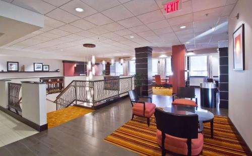 Arena District Hotel | Hampton Inn & Suites Columbus-Downtown, Ohio