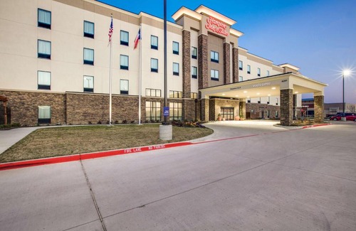 Fort Worth Hotel | Hampton Inn & Suites Dallas/Ft. Worth Airport South